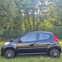 PEUGEOT 107