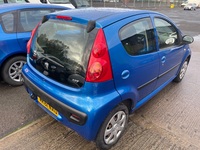 PEUGEOT 107