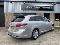TOYOTA AVENSIS